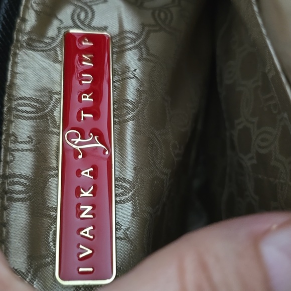 Purse - Picture 6 of 10